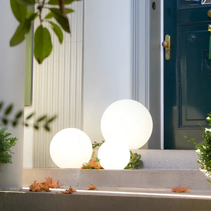 Spherical Garden Light – 16-Colour Remote-Control Outdoor Orb Light