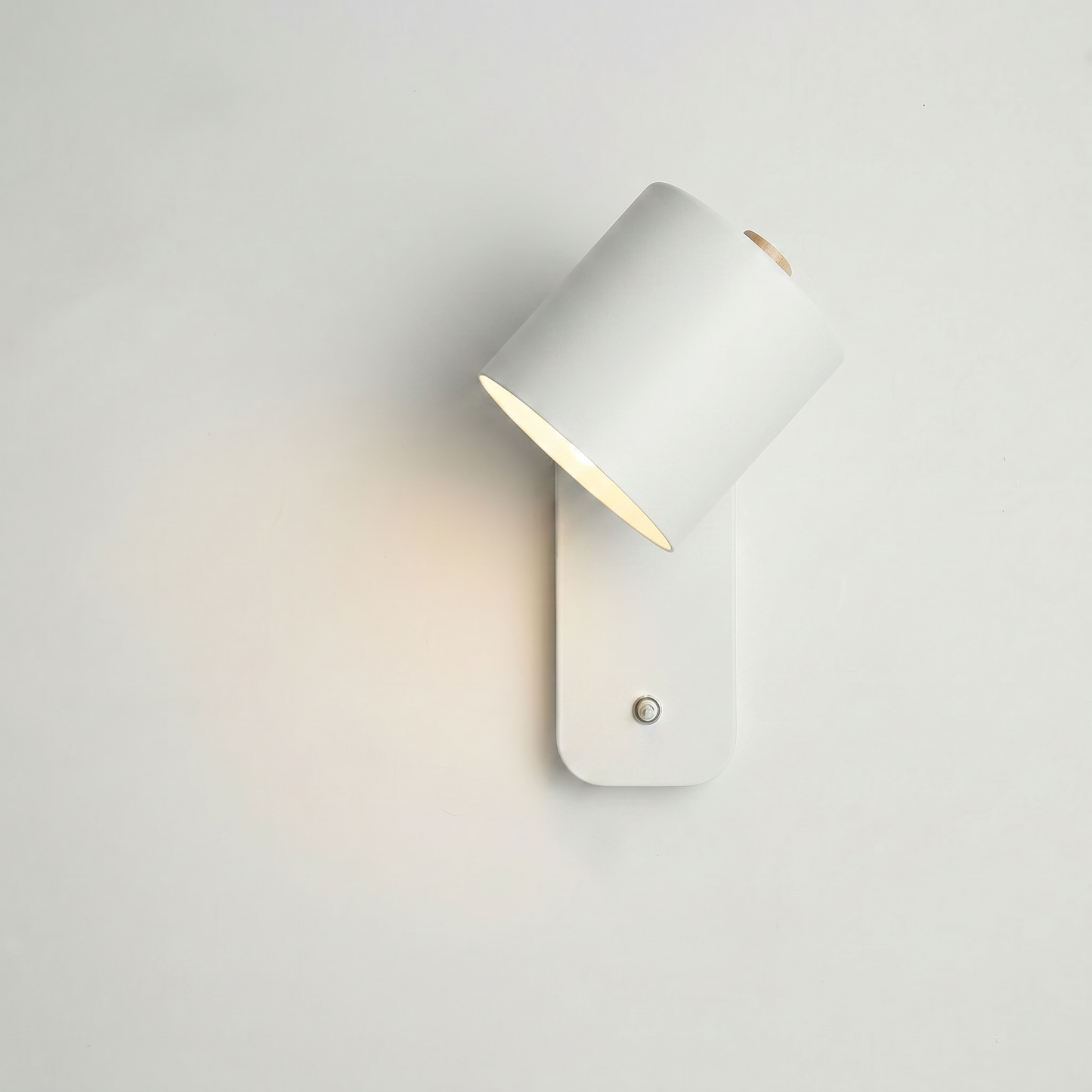 Adjustable Wall Lamp with Integrated Switch & Angled Head | Modern Design for Focused Reading Light