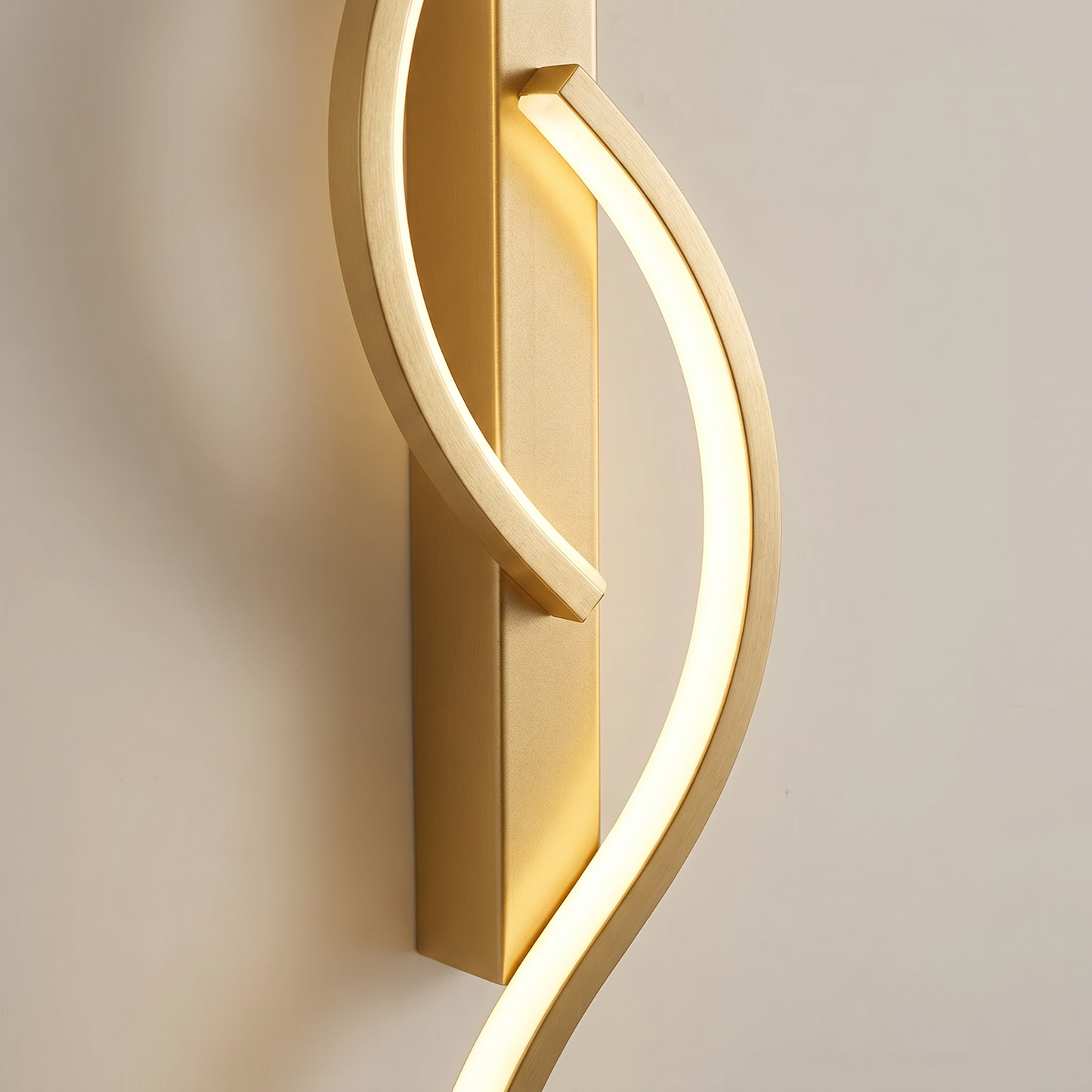 Curved Wall Light | Modern Sconce Light with Energy-Efficient LED | Stylish Design for Ambient Illumination