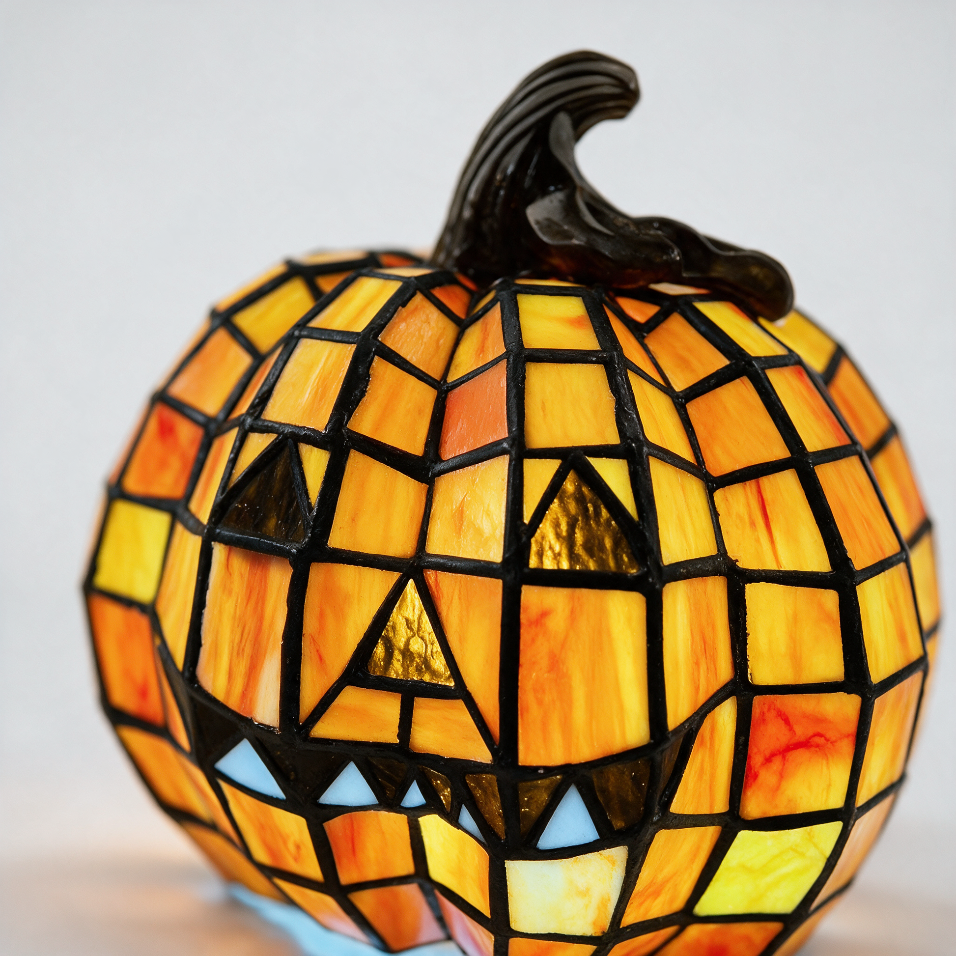 Pip pumpkin lamp glass texture detail